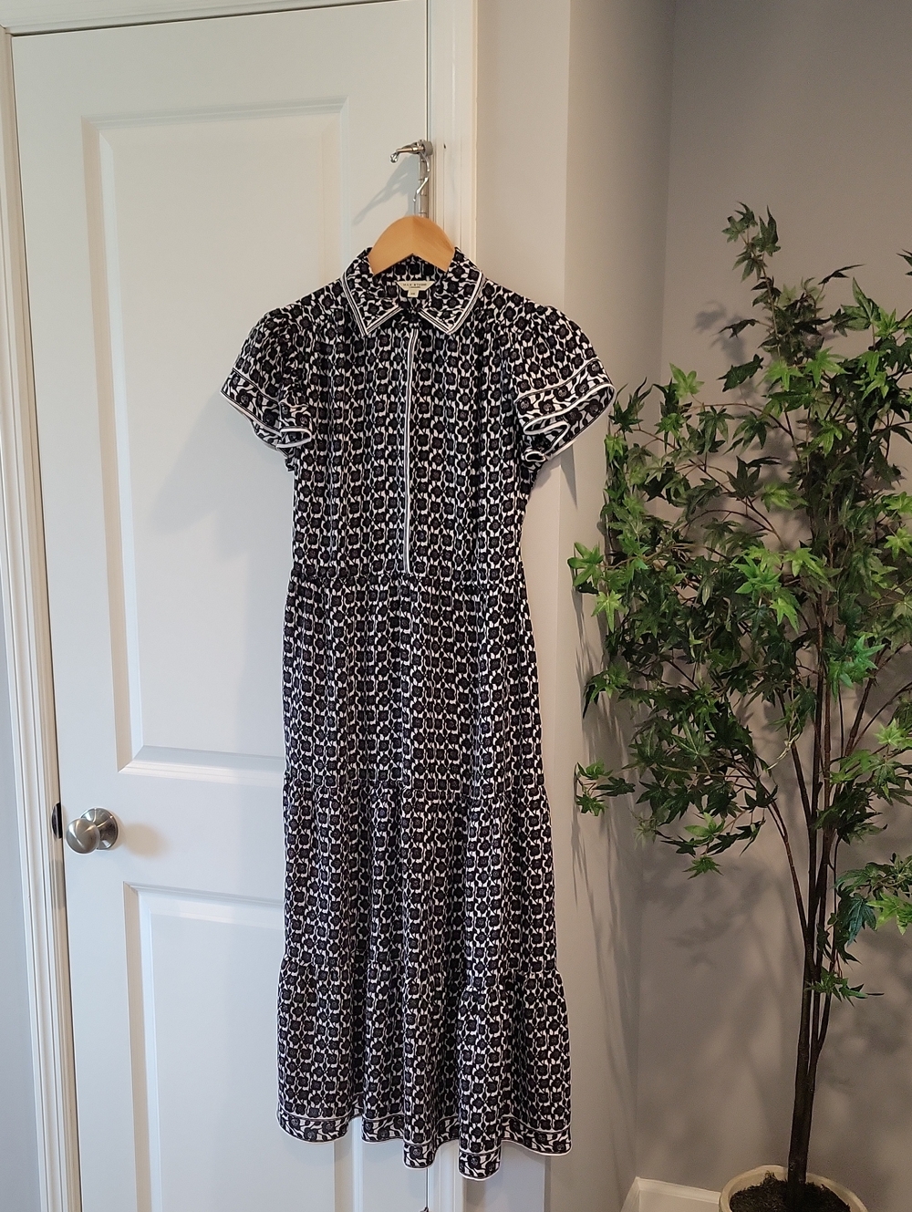Max Studio Black & White Printed Short-Sleeve Midi Dress,sizeXS.